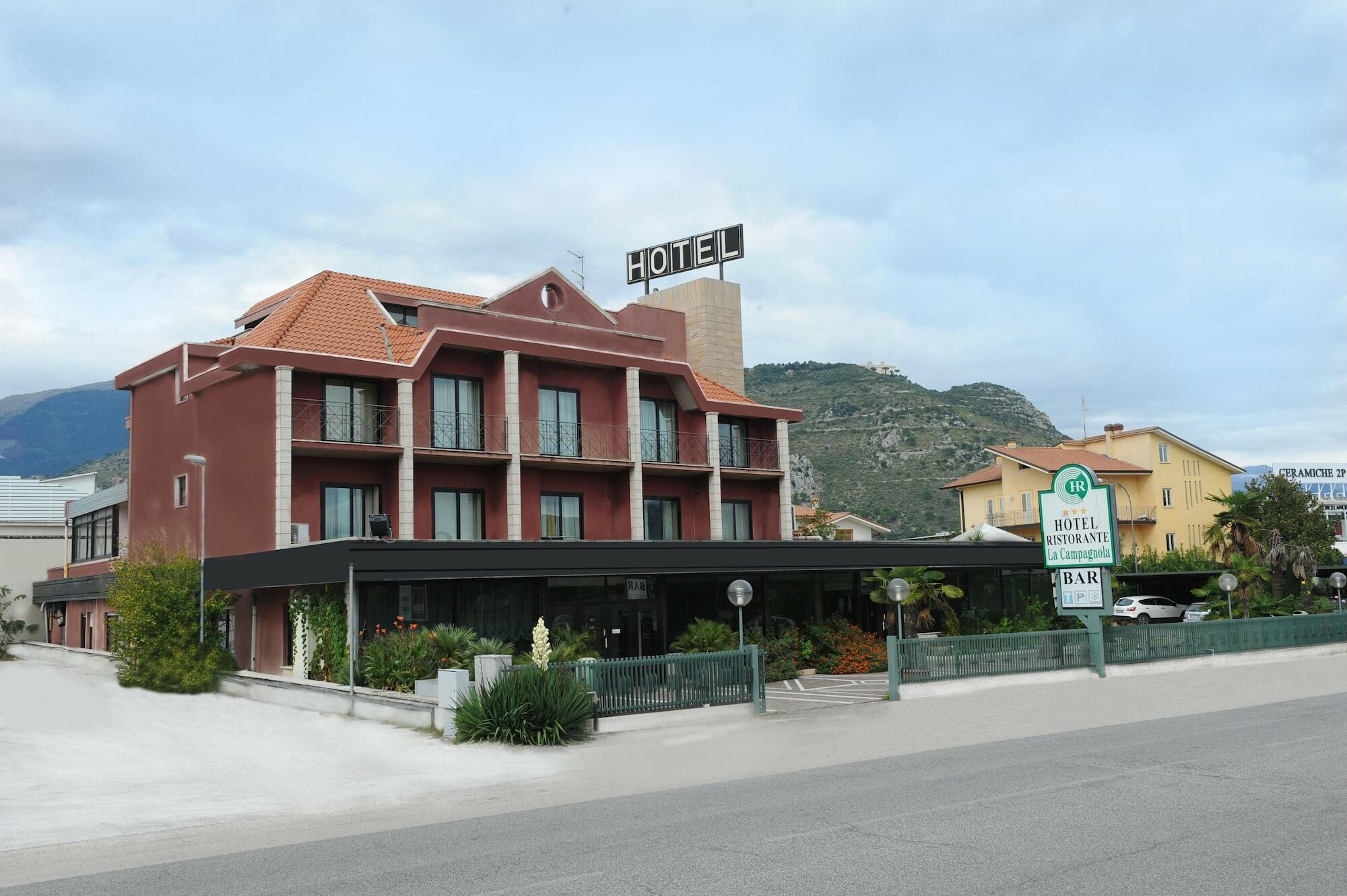 Hotel Ristorante La Campagnola Cassino Exterior photo